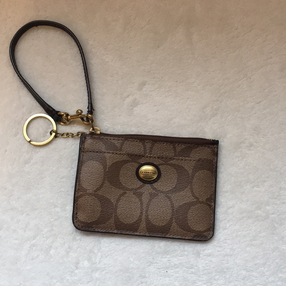 Price drop!!!!AUTHENTIC Coach wristlet
